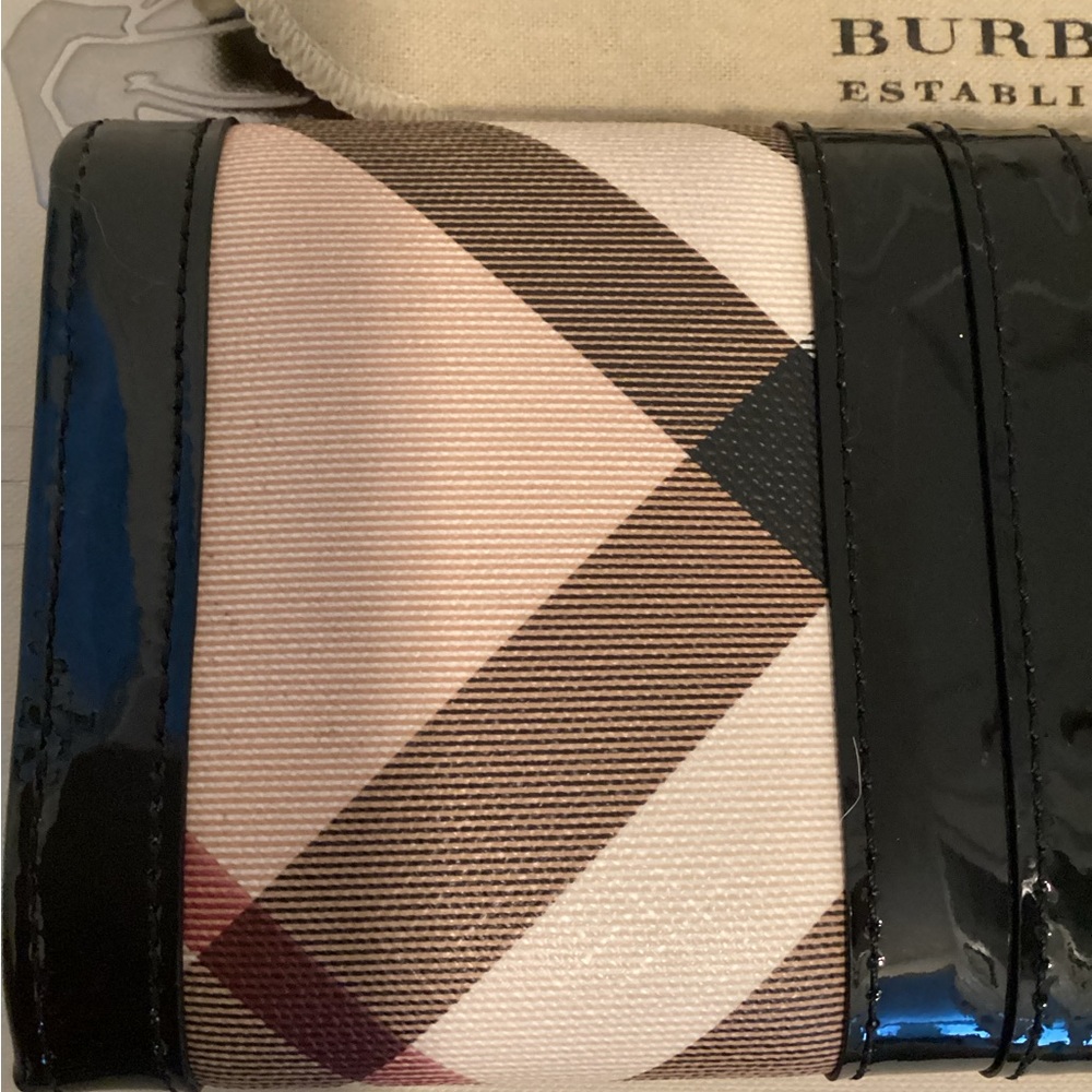 'Nova Check' Wallet
Burberry - Picture 8 of 16